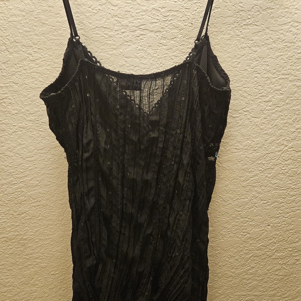 Elegant Black Sequin Tank Top - Picture 2 of 3